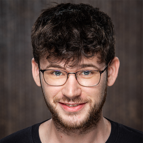 Bús Ákos